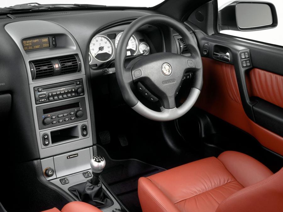  Holden Astra Convertible 2001 года  (фото 10 из 16)